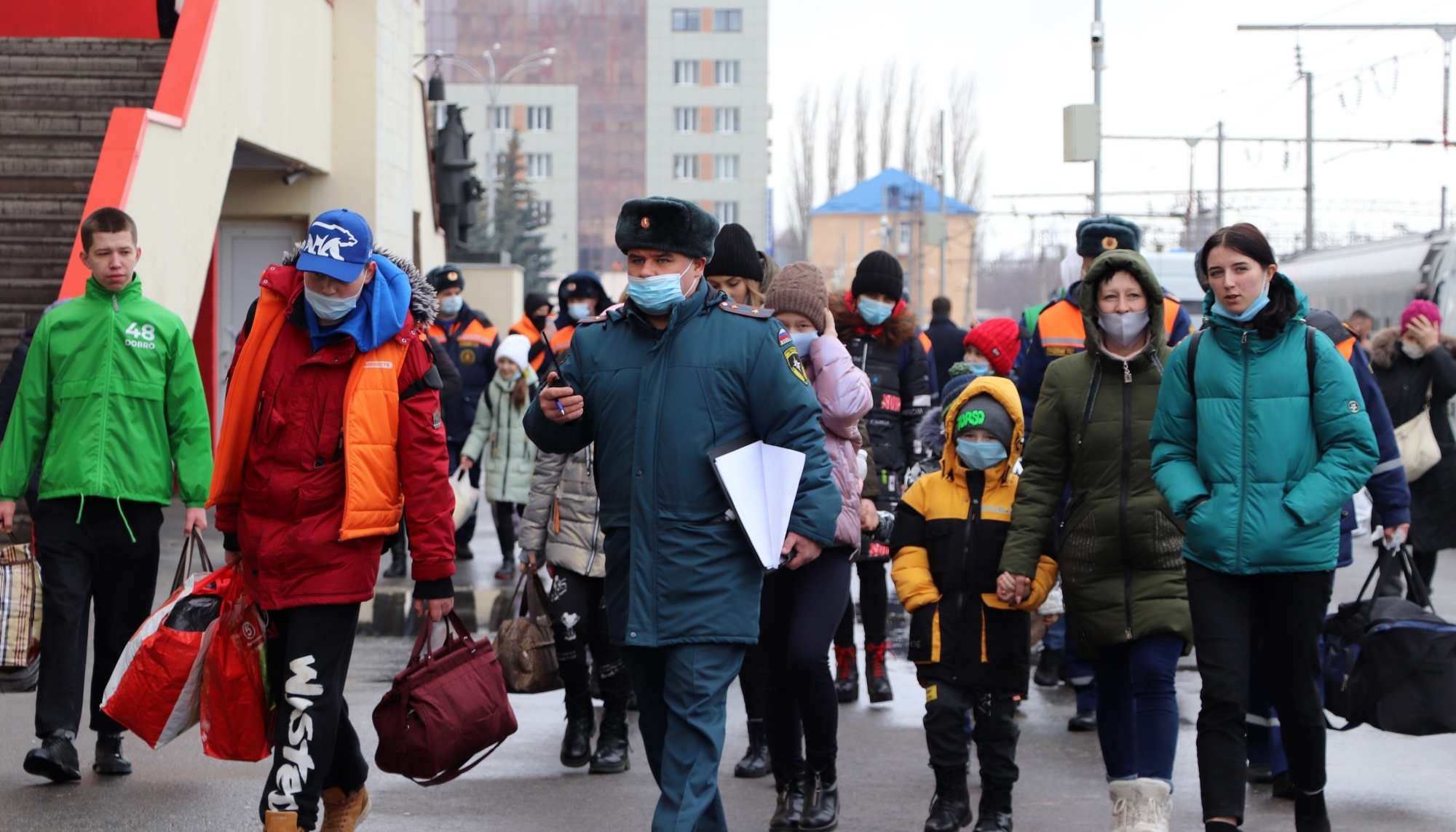 Принимает граждан. Жители Смоленской области. Инвалид на вокзале.