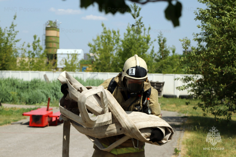 Как липецкие пожарные боролись за звание лучших газодымозащитников