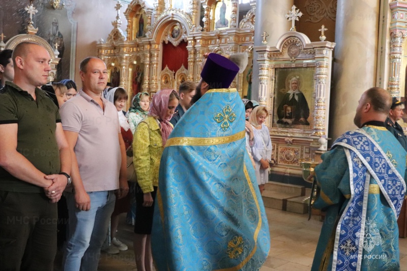 В Христо-Рождественском соборе прошел молебен в честь иконы Пресвятой Богородицы «Неопалимая Купина»