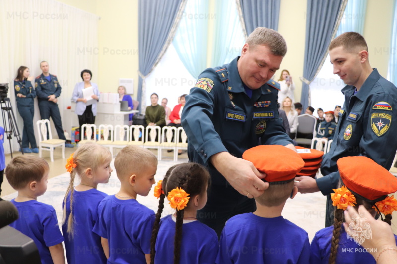 В детском саду села Доброе «Знайка» состоялось торжественное посвящение воспитанников в отряд «Юный спасатель»