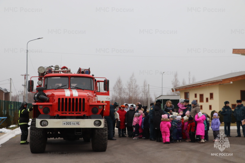 В детском саду села Доброе «Знайка» состоялось торжественное посвящение воспитанников в отряд «Юный спасатель»